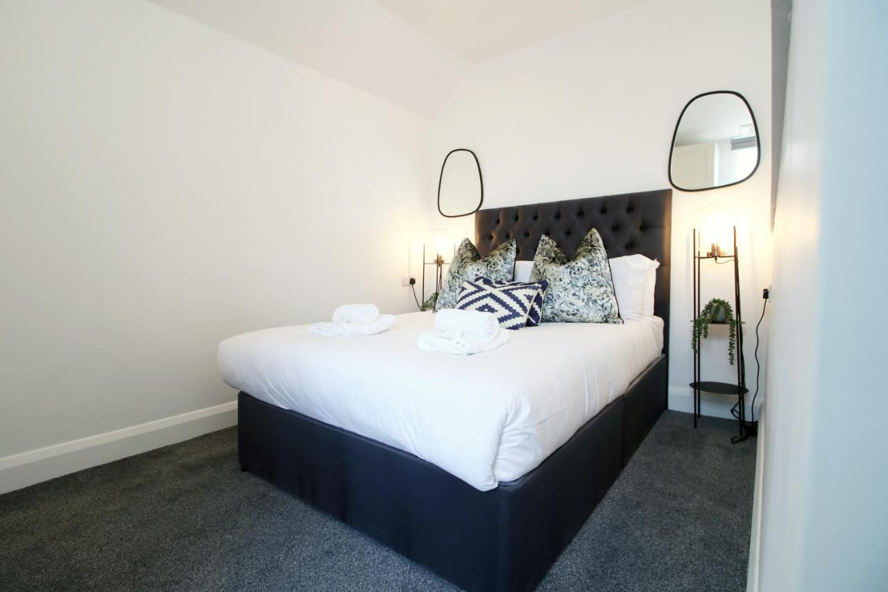New Spacious 2 Bed Getaway - Private Courtyard! - Underfloor Heating Cardiff Exterior photo