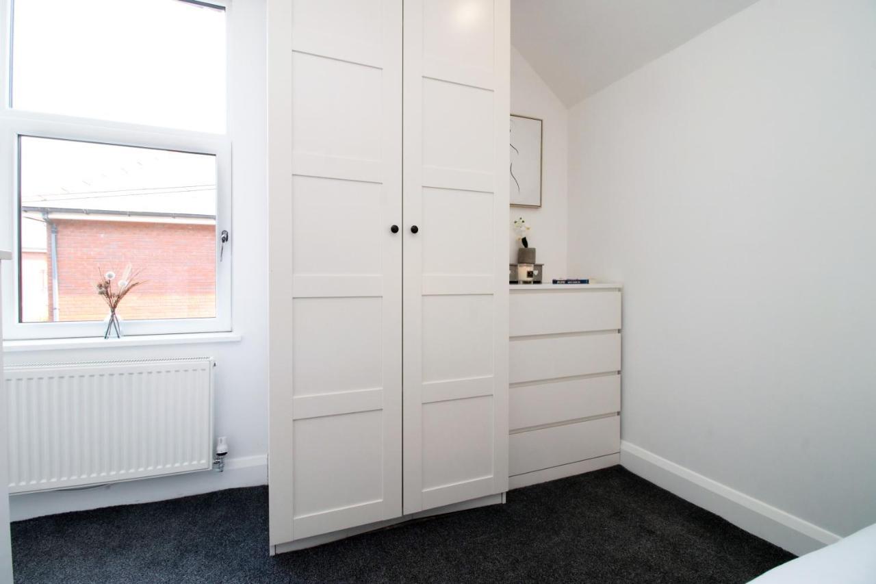 New Spacious 2 Bed Getaway - Private Courtyard! - Underfloor Heating Cardiff Exterior photo